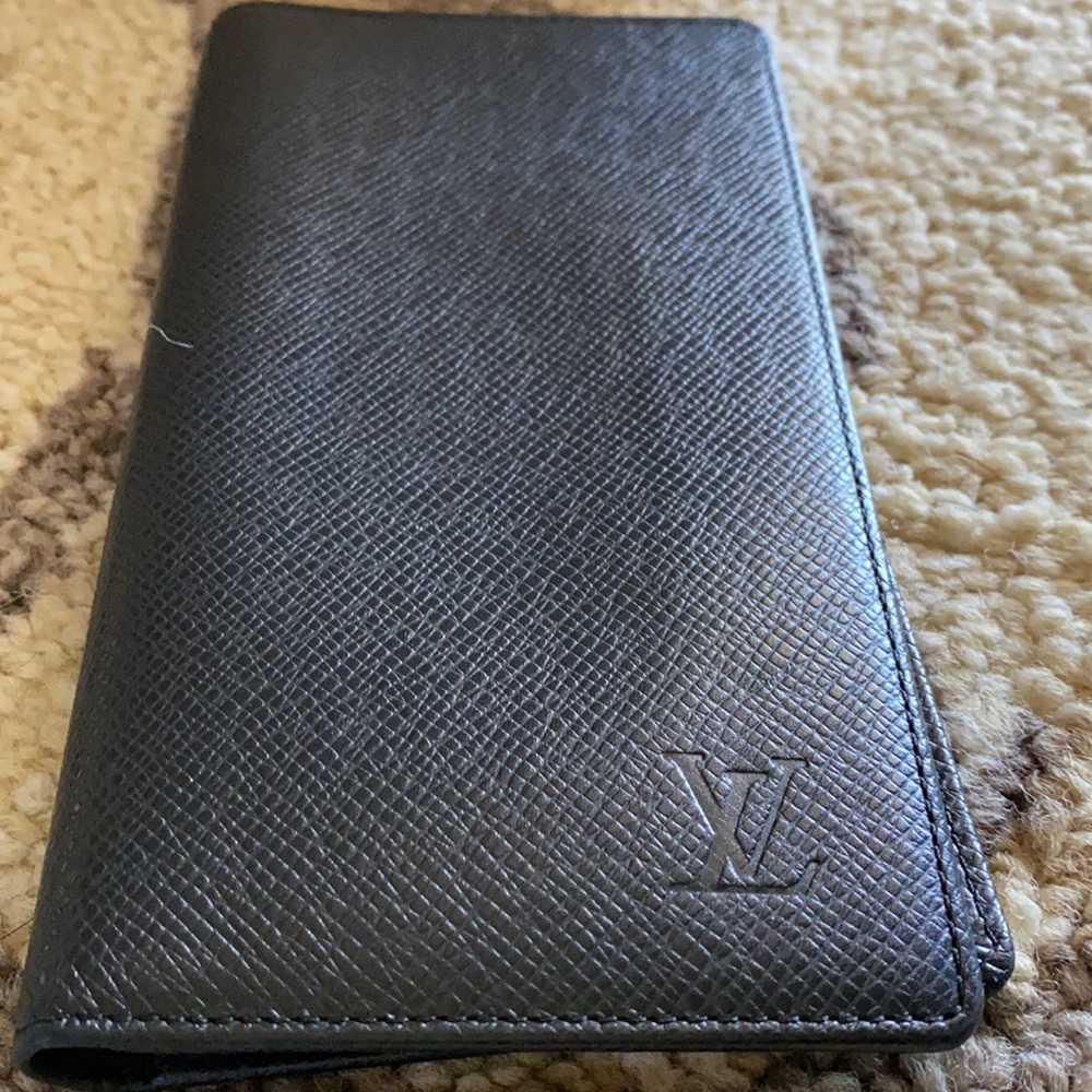 Black Men’s LOUIS VUITTON CHECK BOOK